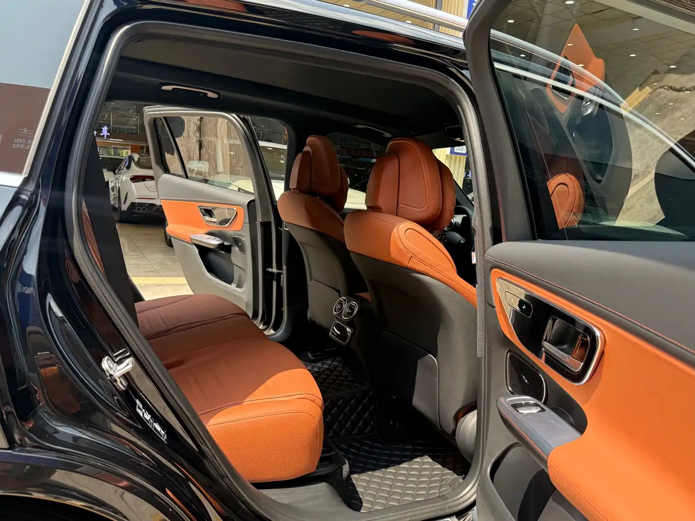 Mercedes-Benz GLC 2023 GLC 300 L 4MATIC Dynamic 7-Seater фото 11