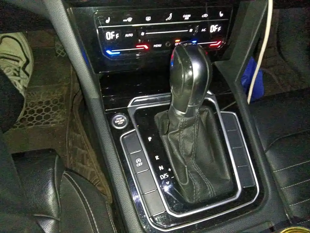 Volkswagen Magotan 2020 330TSI DSG Leading фото 7