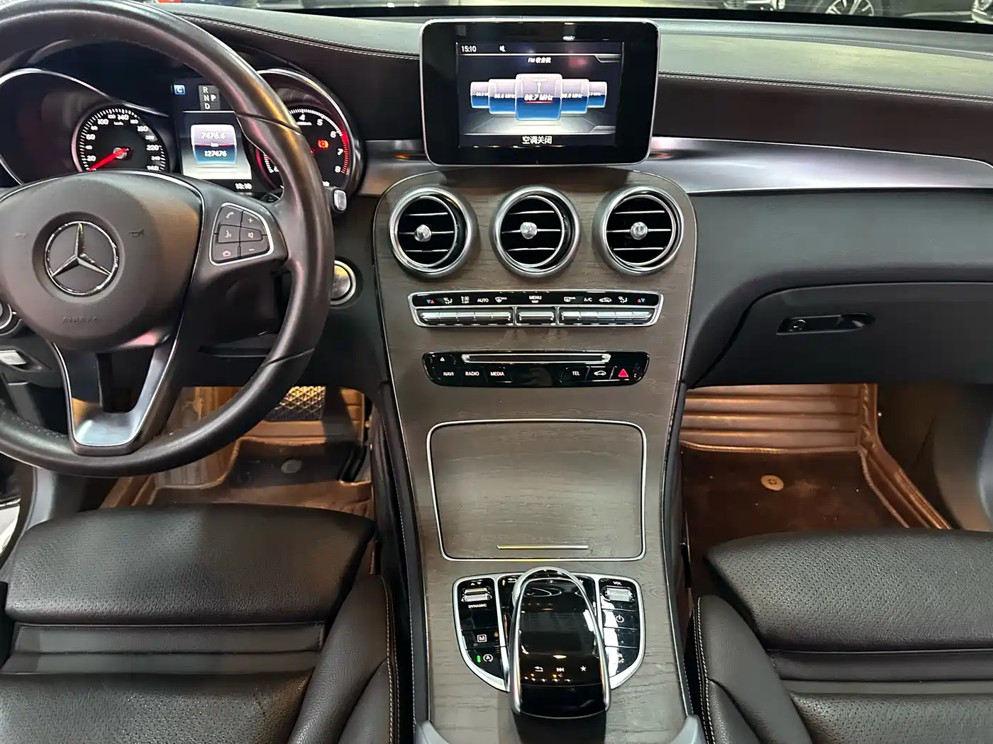 Mercedes-Benz GLC 2017 GLC 300 4MATIC Dynamic фото 14