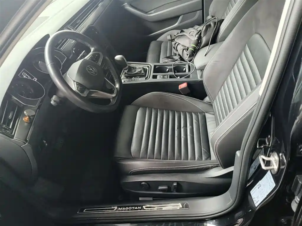 Volkswagen Magotan 2020 330TSI DSG Leading фото 15