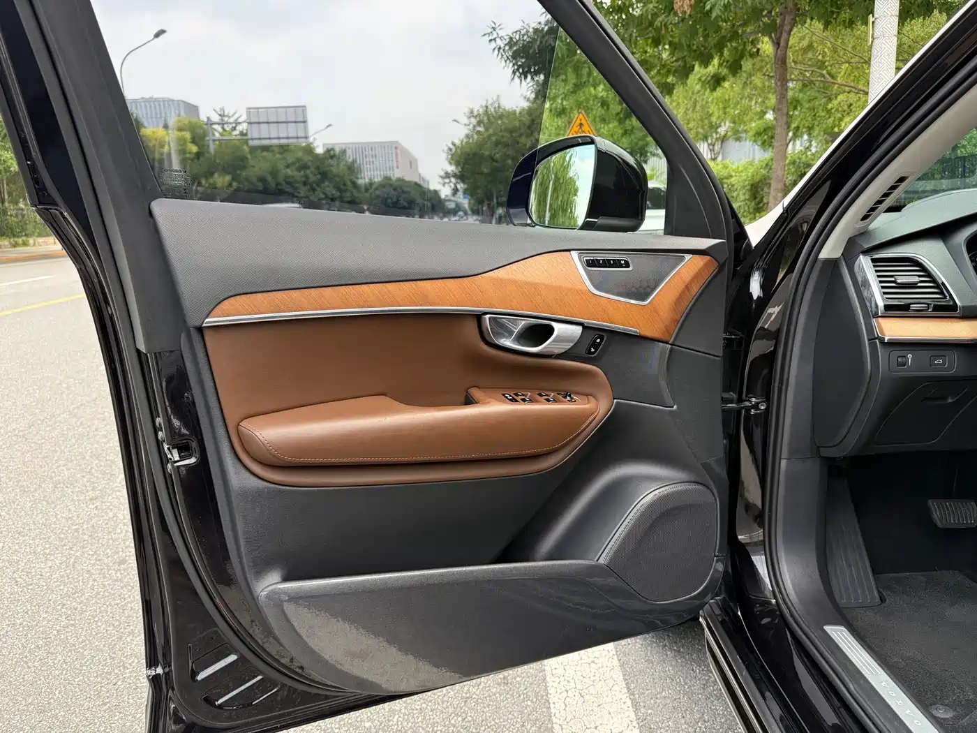 Фото 4 - Volvo XC90