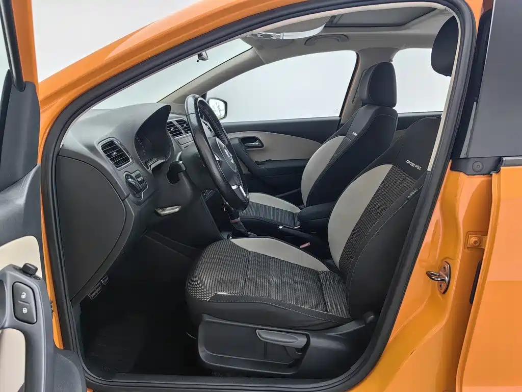 Volkswagen Polo 2013 2012 1.6L Cross Polo AT