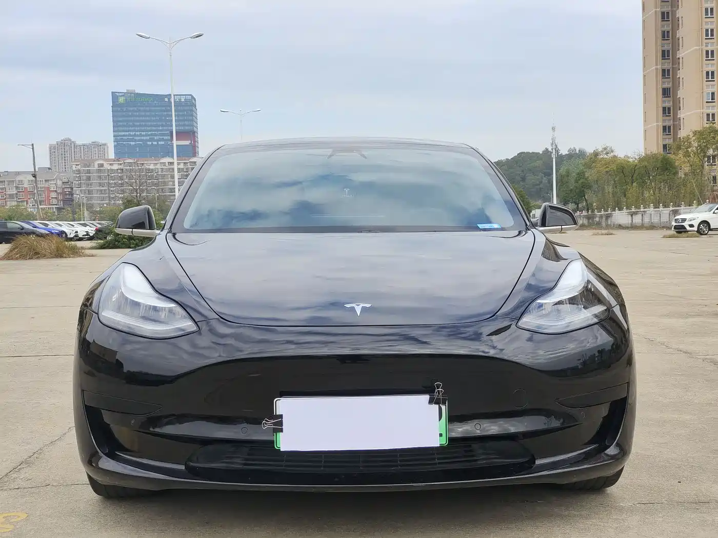 TESLA MODEL 3