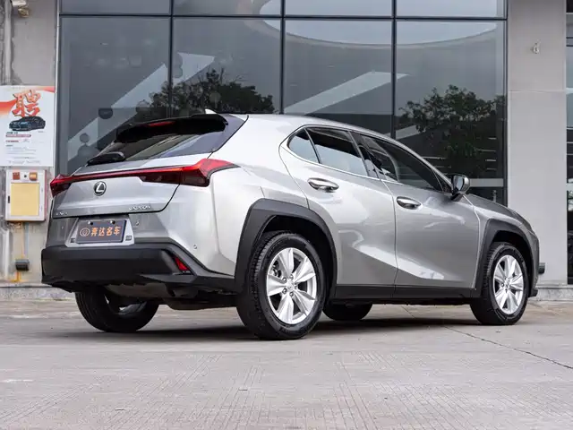 Lexus UX 2022 260h Fun Edition — фото 3