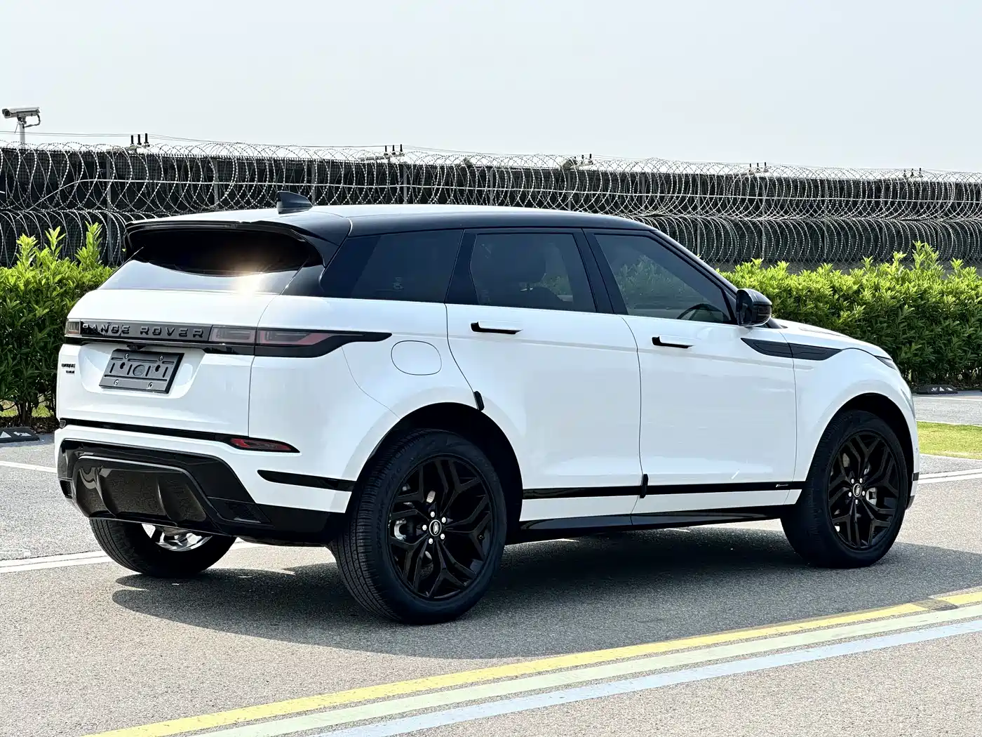 Land Rover Range Rover Evoque 2020 Model 249PS R-DYNAMIC S Gloss Black Sport Edition фото 13