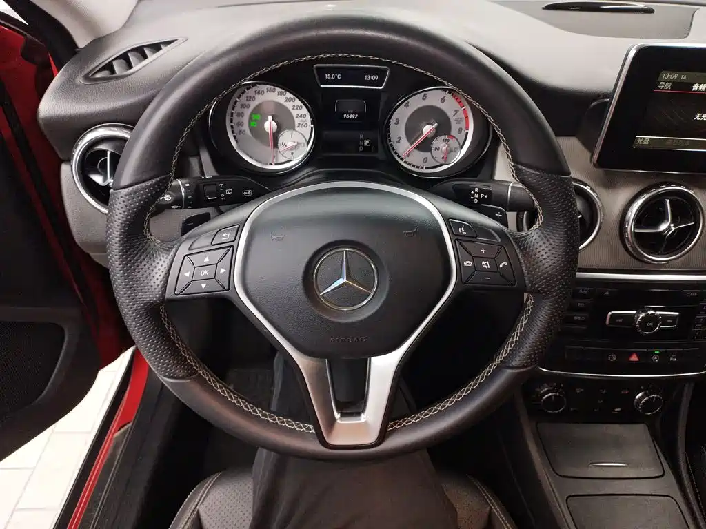 Mercedes-Benz GLA 2015 2015 GLA 200 Dynamic