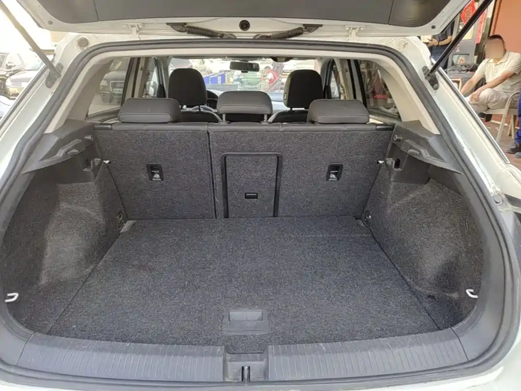 VOLKSWAGEN T-ROC EXPLORING SONGS