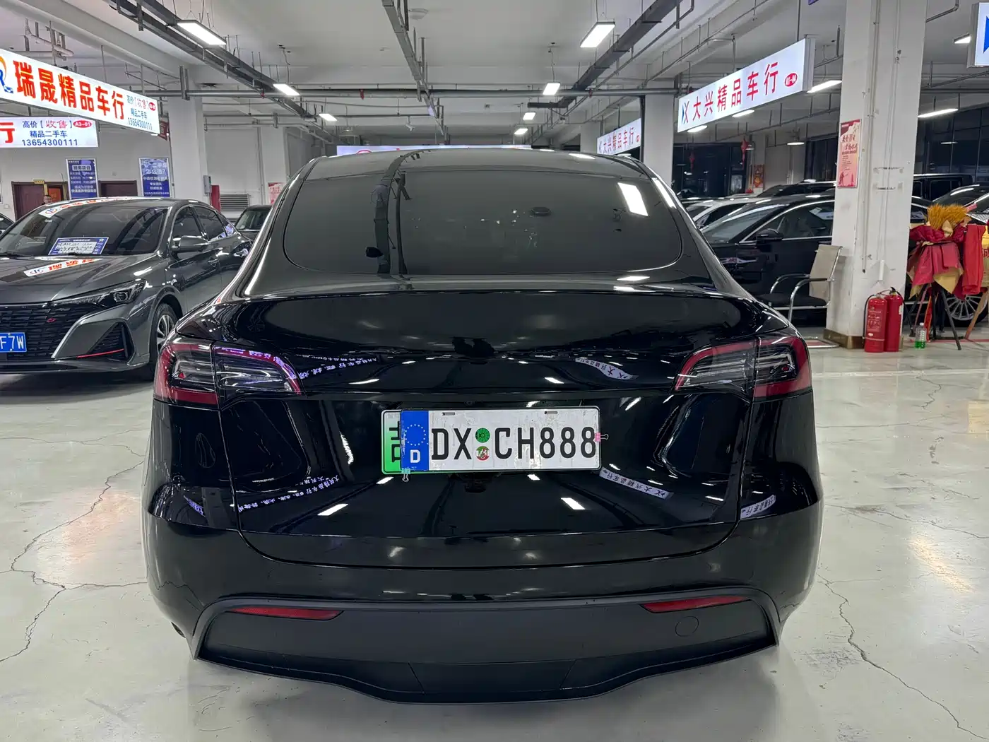 TESLA MODEL Y