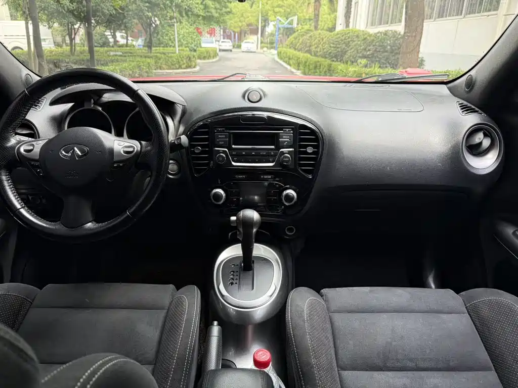 Infiniti ESQ 2016 2014 1.6L Free Edition
