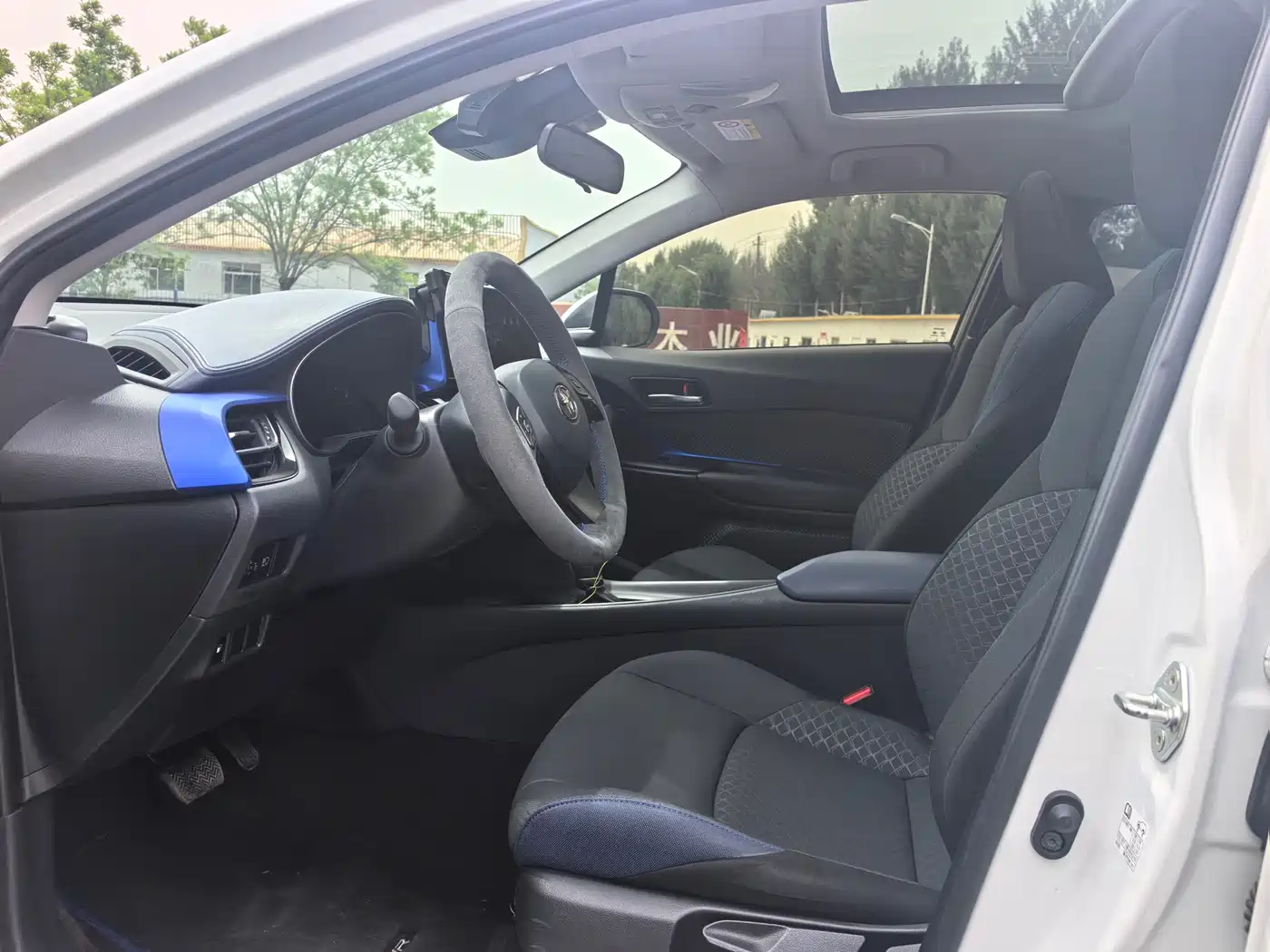 Toyota C-HR 2023 Model 2.0L Comfort Edition фото 4
