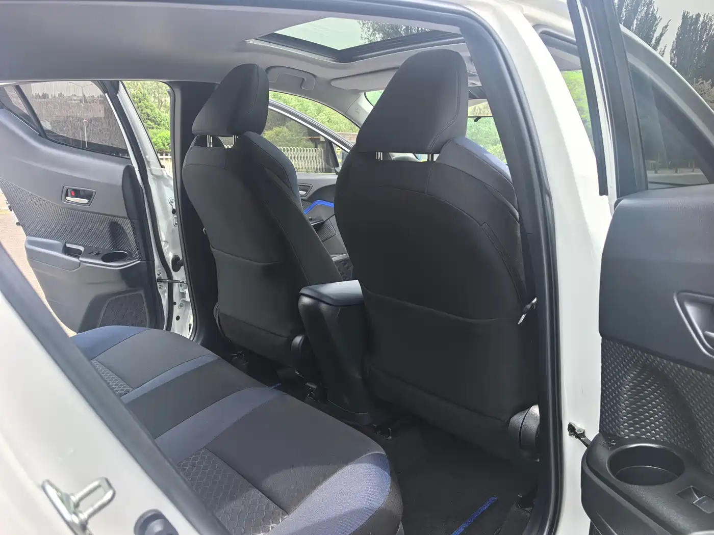 Toyota C-HR 2023 Model 2.0L Comfort Edition фото 5