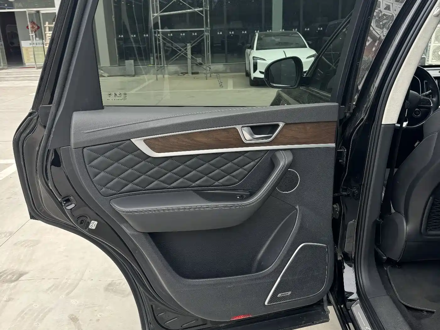 Hongqi HS7 2022 3.0T Automatic 4WD ZhiLian QiXiang Edition 5-seater фото 10