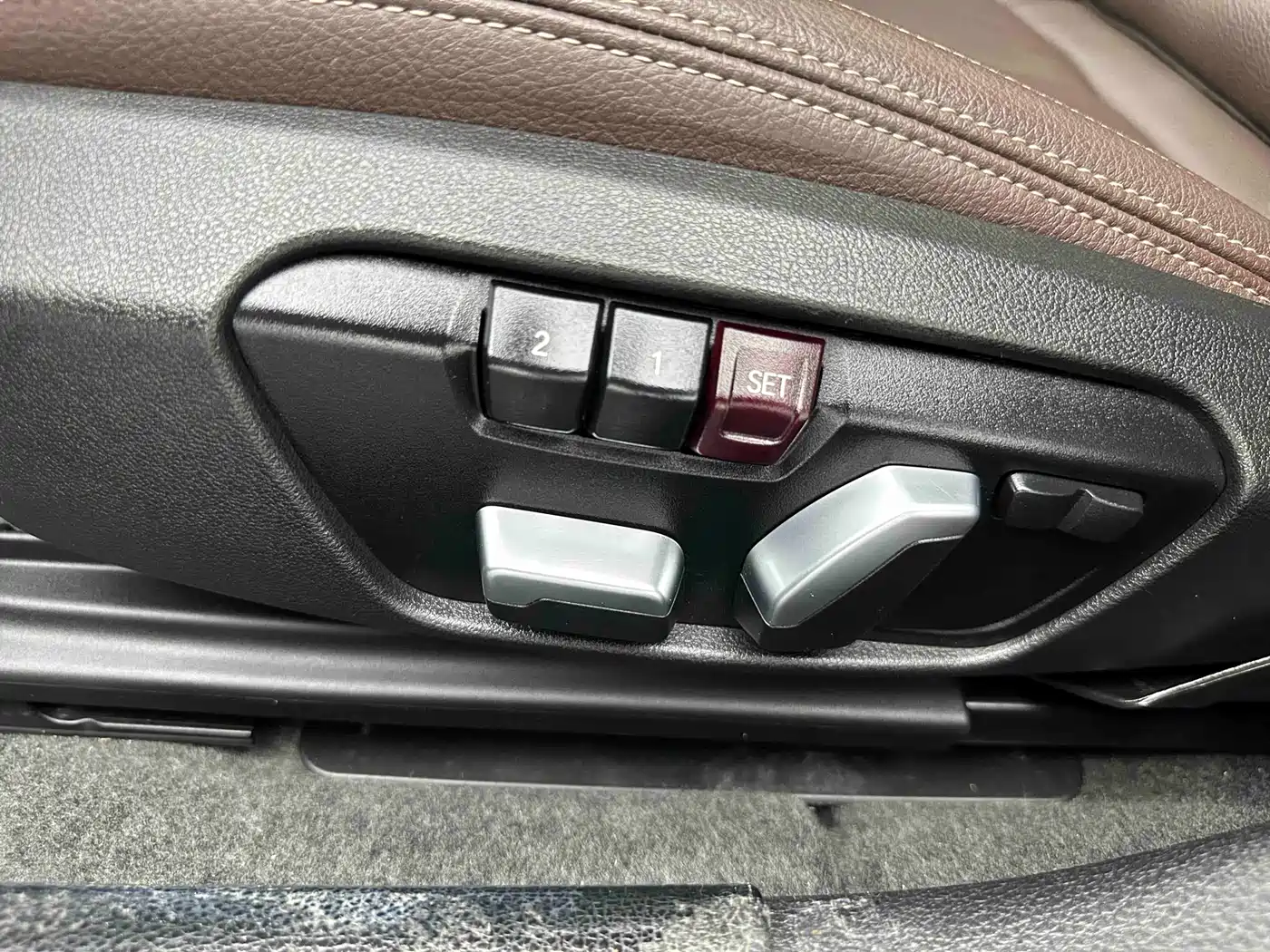 BMW 1 Series 2022 120i M Sport Shadow Edition фото 11
