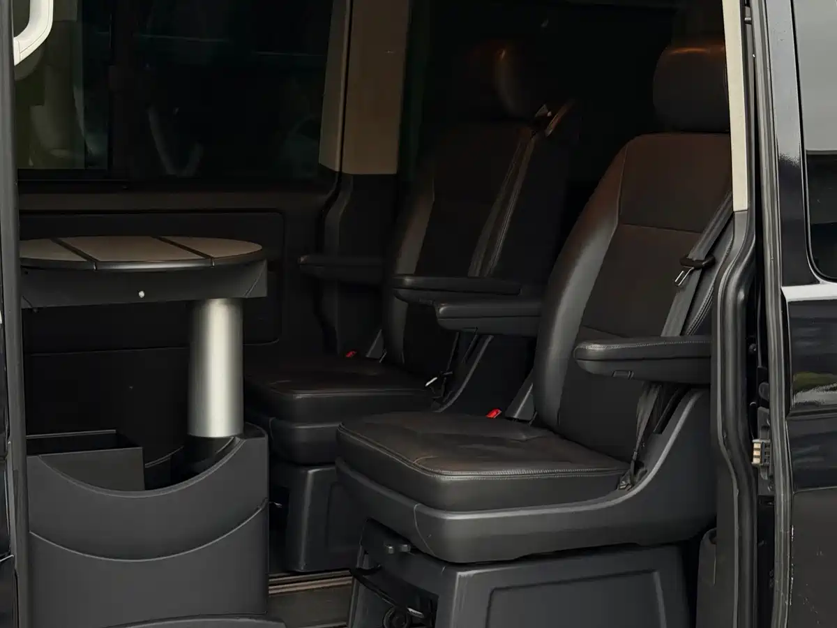 Volkswagen Multivan 2012 2.0TSI 2WD Luxury Edition фото 7