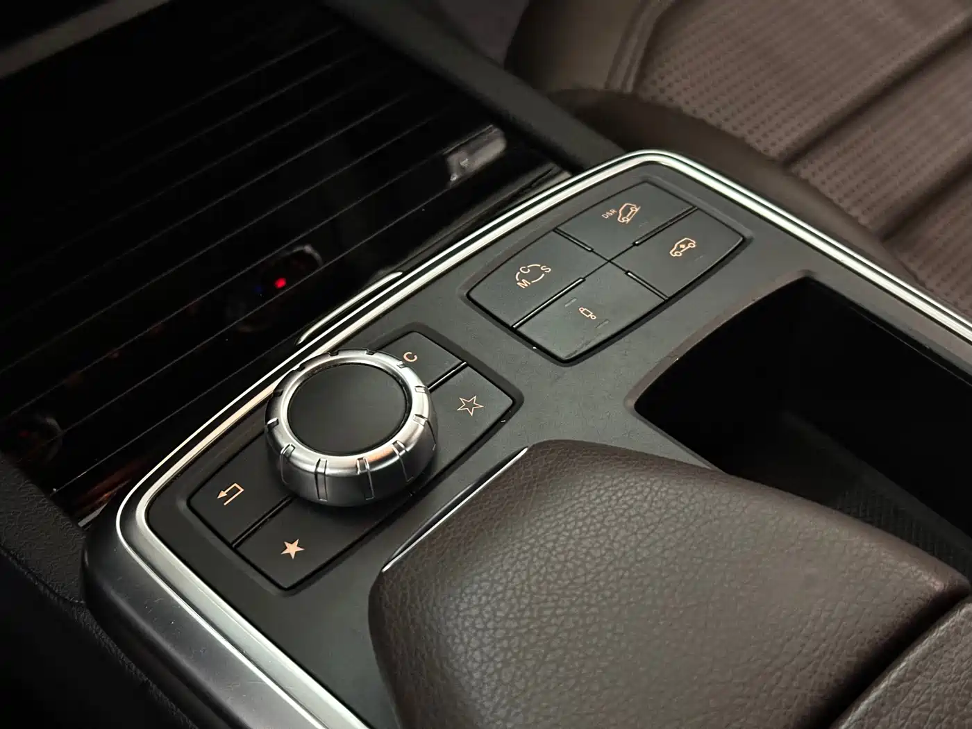 Mercedes-Benz M-Class AMG 2014 AMG ML 63 фото 14