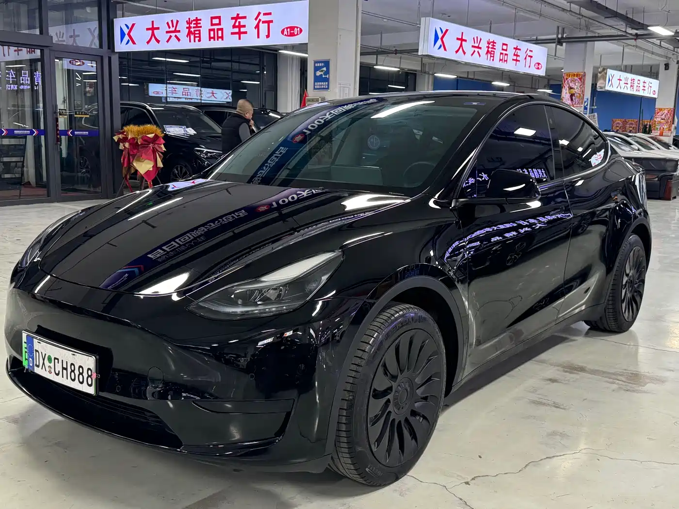 TESLA MODEL Y