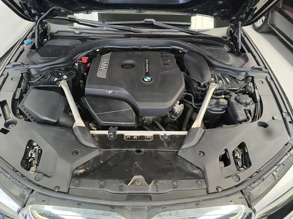صورة 20 - BMW 5 Series