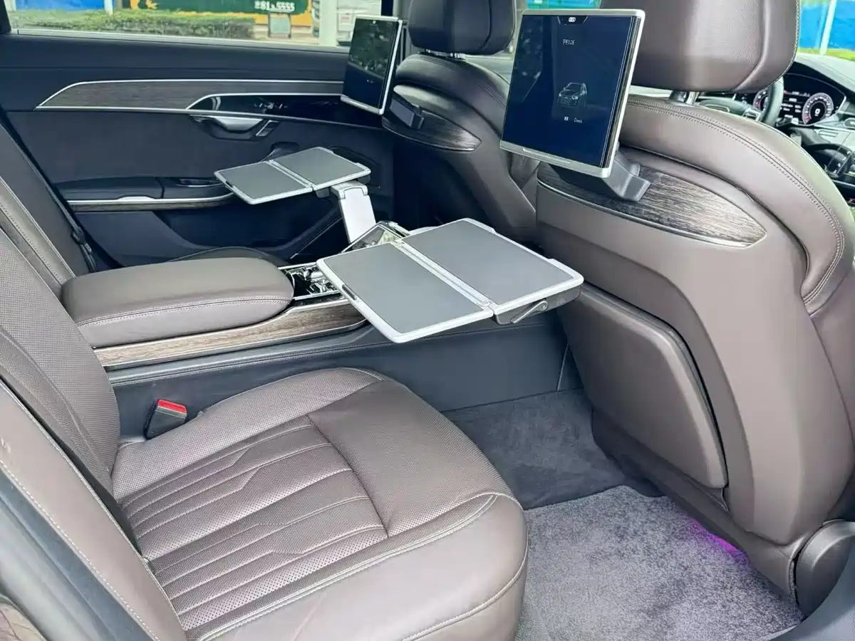 Фото 4 - Audi A8
