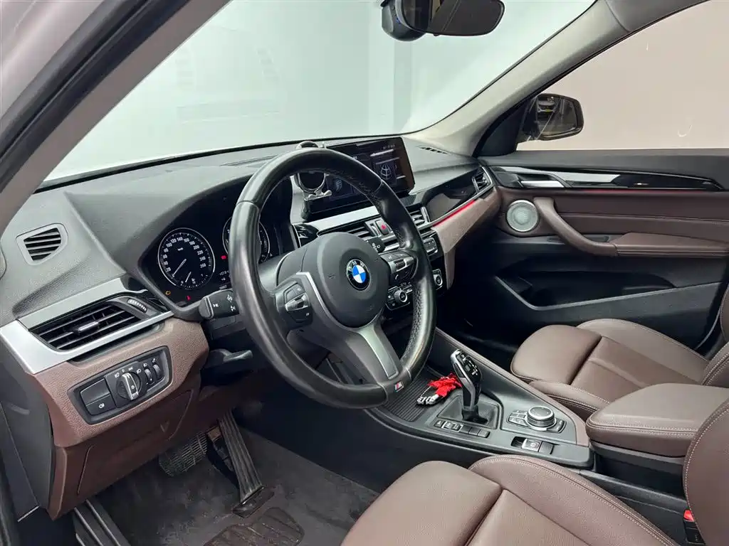 BMW X1 2021 sDrive25Li Leading фото 13