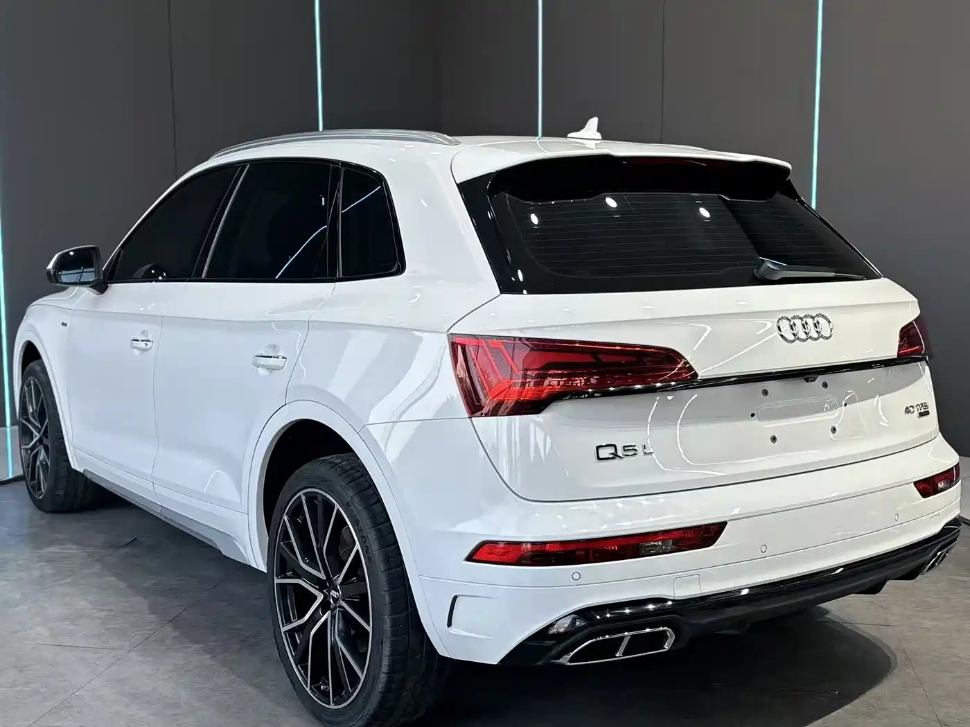 Audi Q5L 2021 40 TFSI Fashion Dynamic фото 8