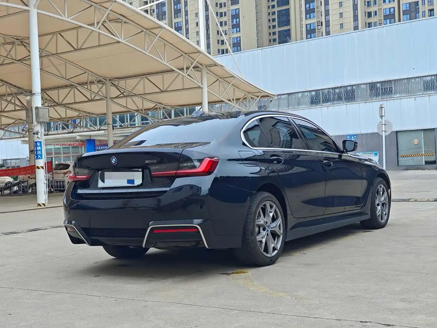 BMW i3 2022 eDrive 35 L фото 10