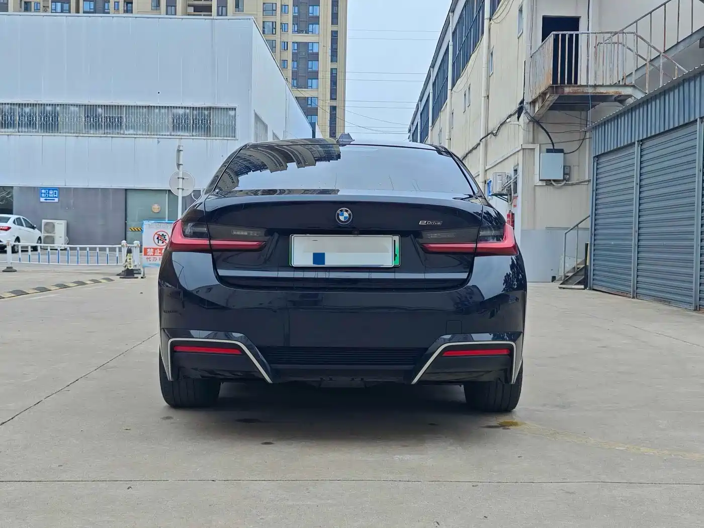 BMW i3 2022 eDrive 35 L фото 12