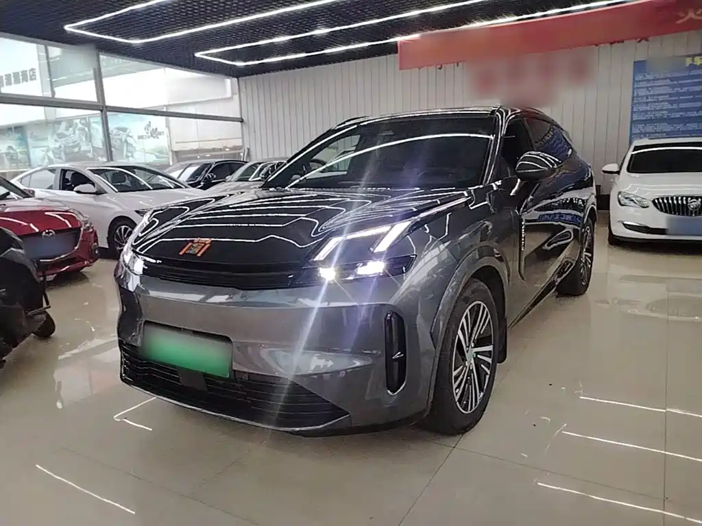 Lynk & Co 08 EM-P 2023 120km Long Range Pro