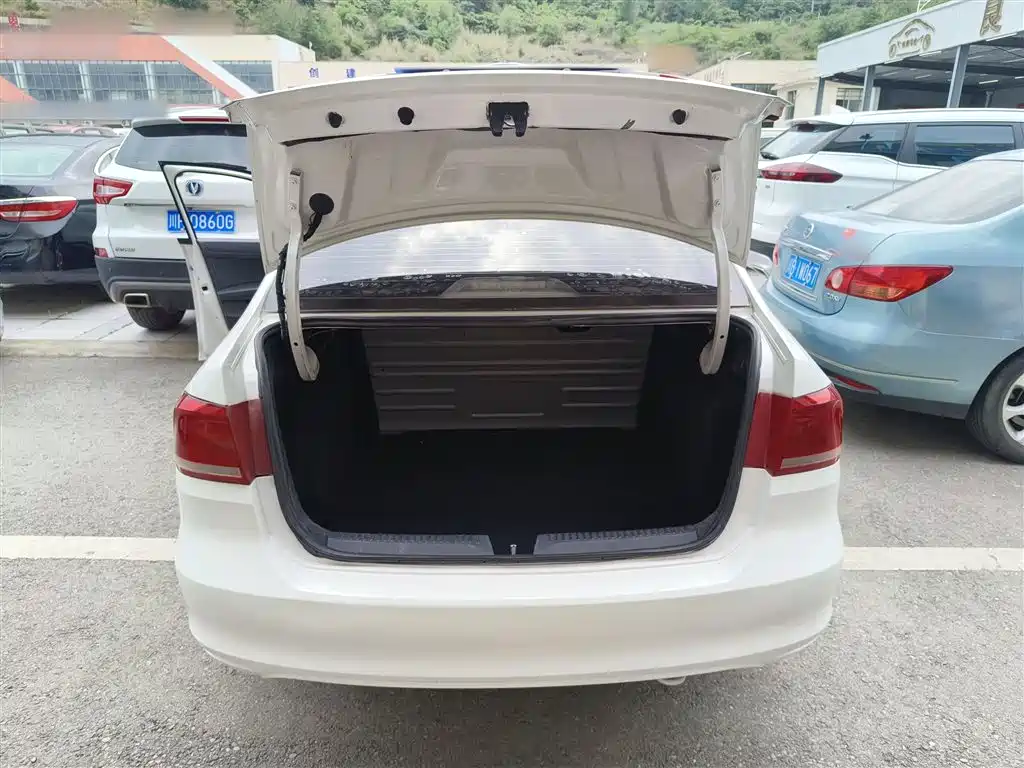 Volkswagen Santana 2015 1.4L Manual Trend Edition фото 19
