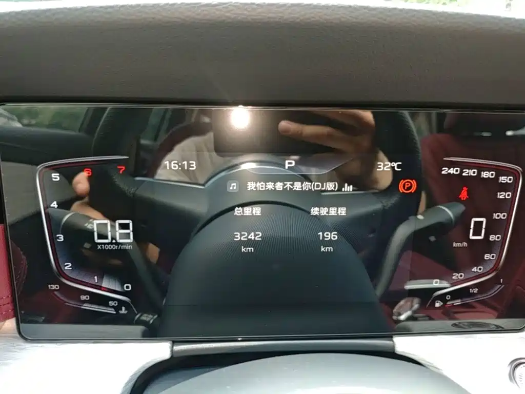 Hongqi H5 2026 2025 1.5T DCT 600,000 Units Commemorative Edition