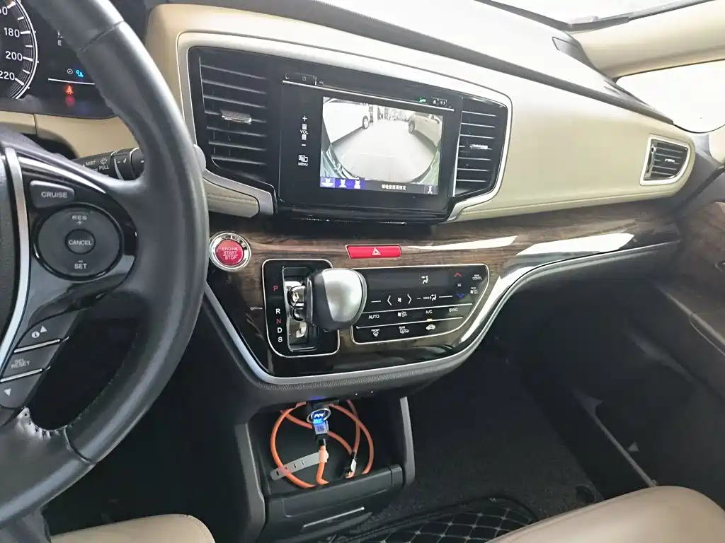 Фото 9 - Honda Odyssey