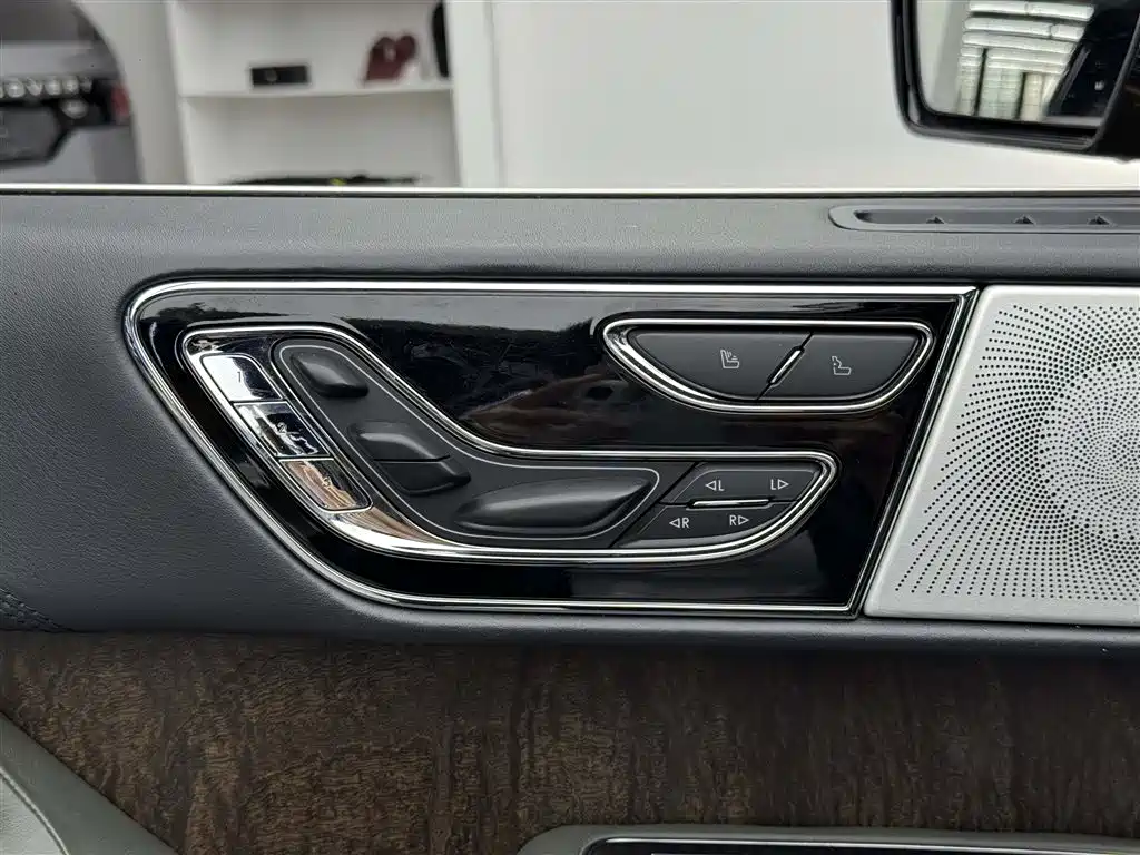 Lincoln Navigator 2022 3.5T Presidential Edition фото 18