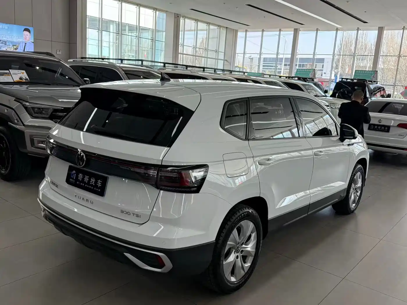 Volkswagen Tharu 2023 300TSI 2WD New Moon Edition фото 6