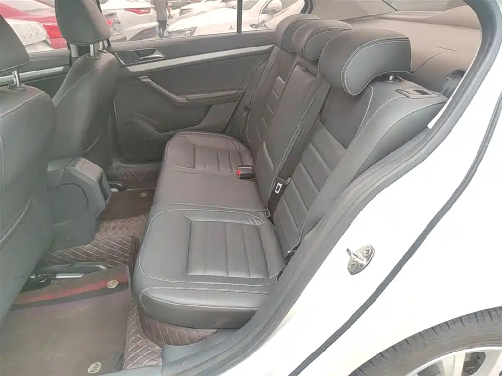 Volkswagen Lavida 2017 230TSI DSG Comfort Edition фото 17