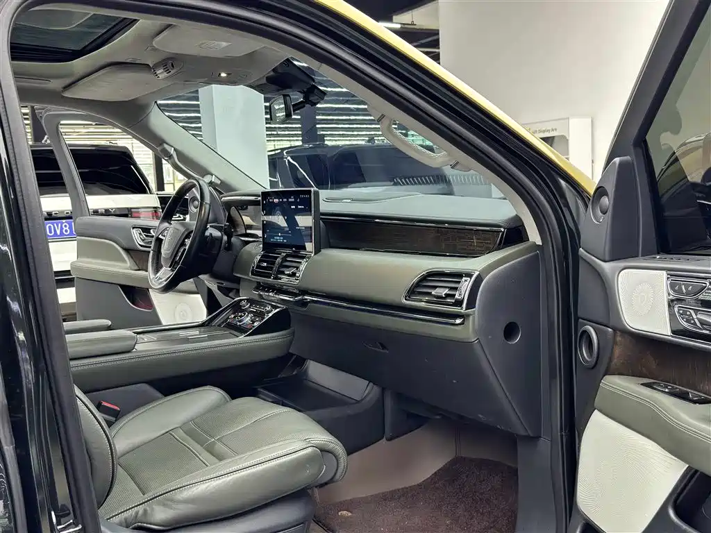 Lincoln Navigator 2022 3.5T Presidential Edition фото 8