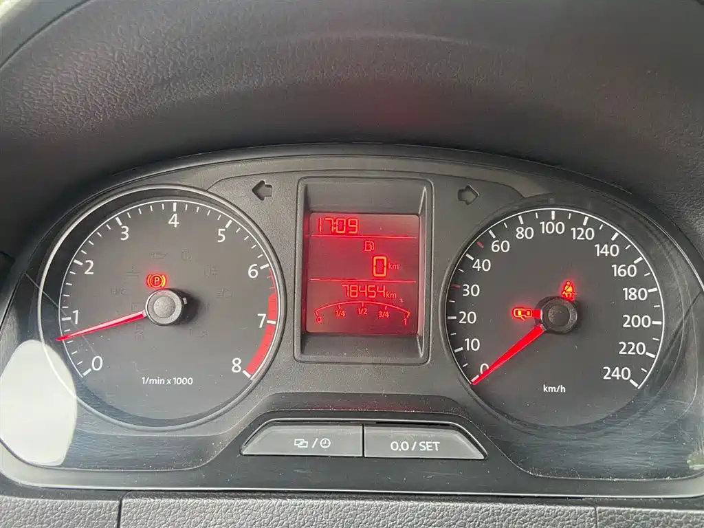 Volkswagen Jetta 2015 1.4L Manual Comfort фото 15