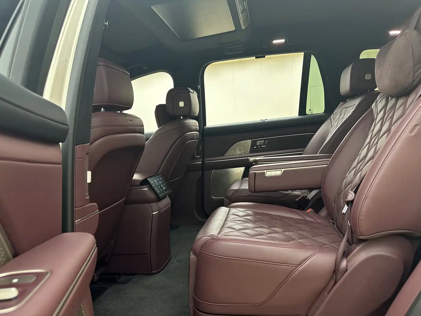 NIO ES8 2025 2025 Model 6-Seat Executive Luxury Edition