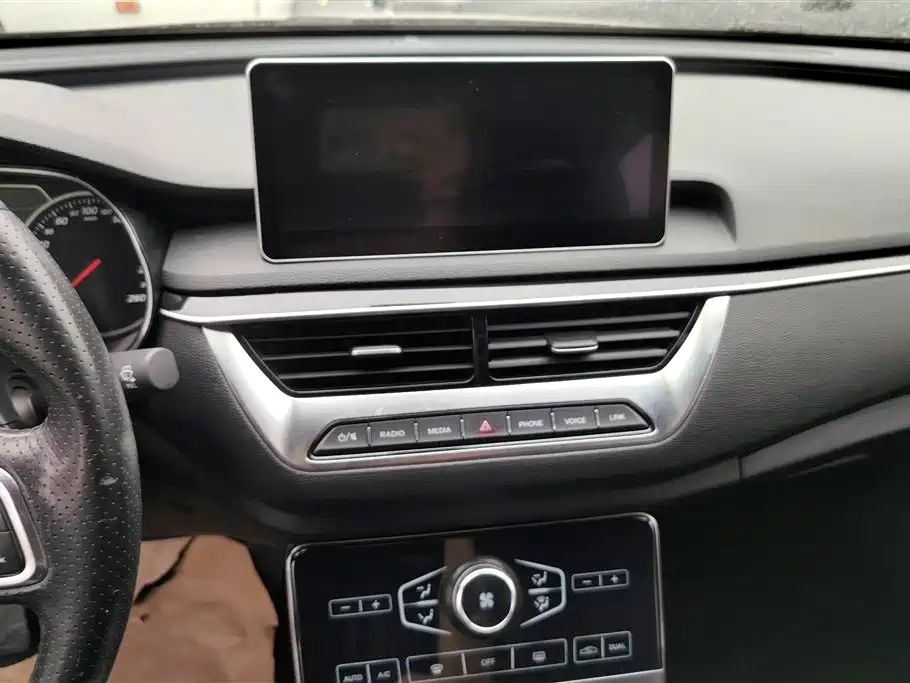 Hongqi H5 2020 1.5T DCT Qi Rhythm Edition фото 13
