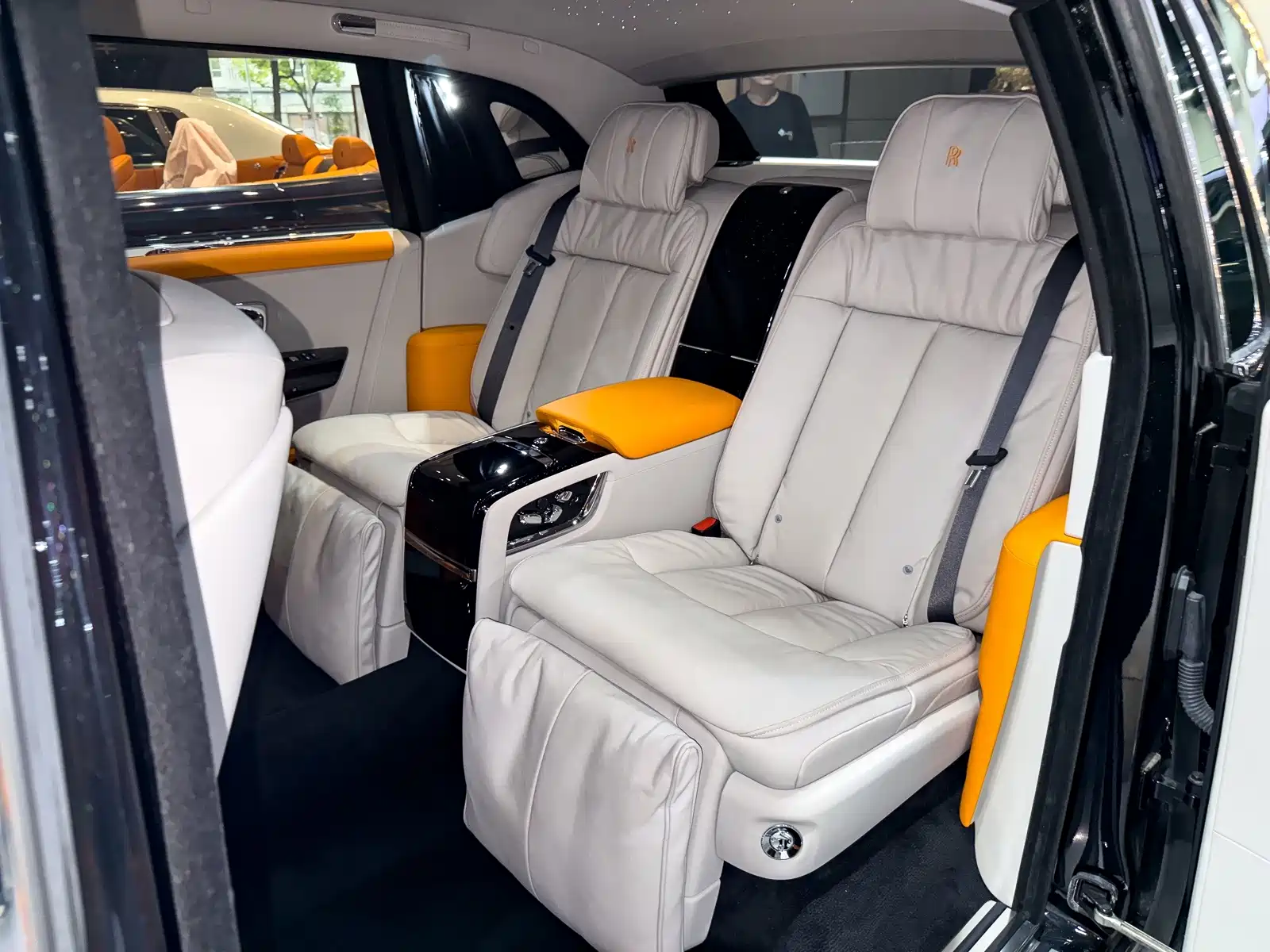 Фото 21 - Rolls-Royce Phantom
