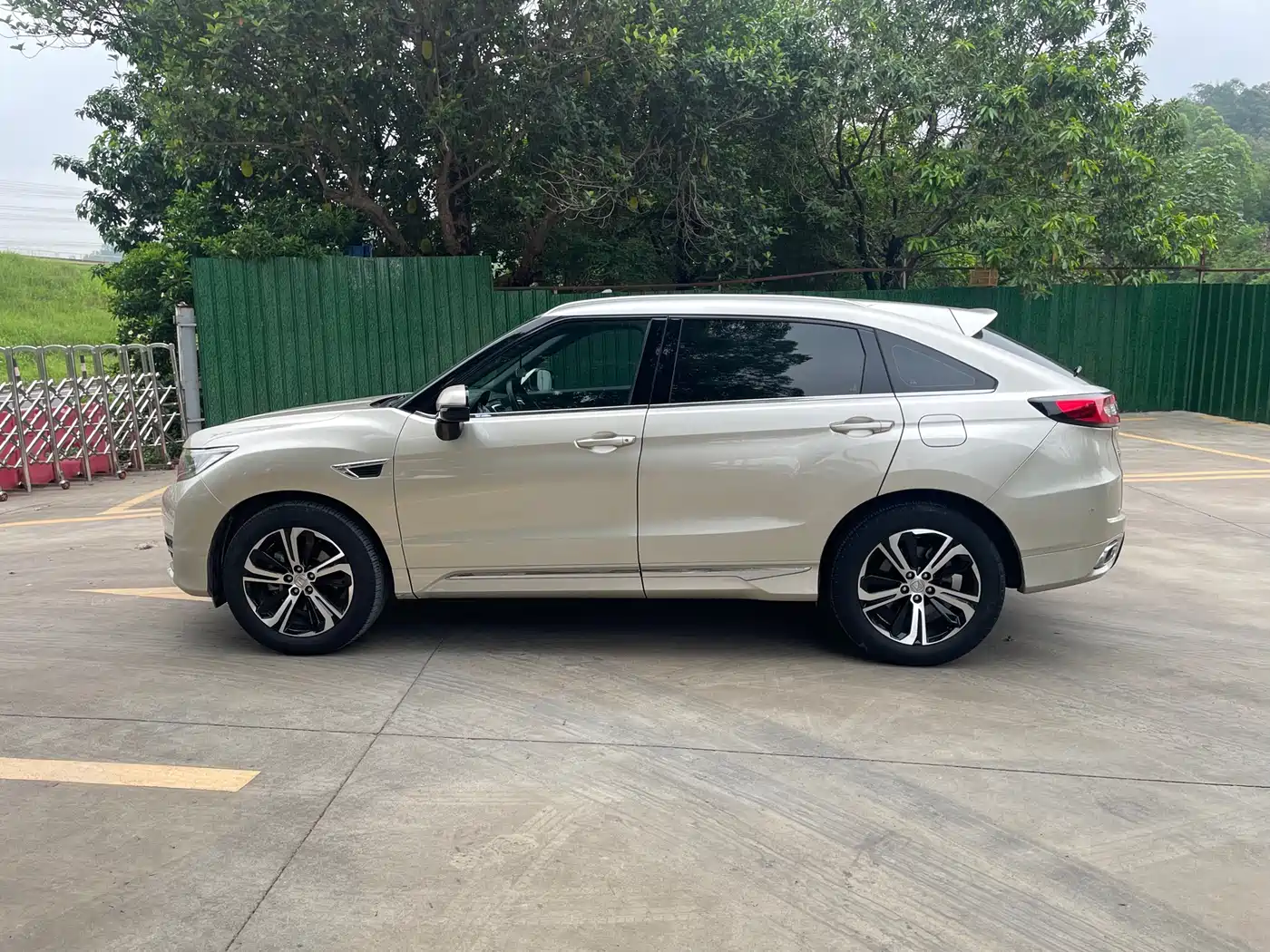 Honda UR-V 2017 2017 370TURBO 2WD Premium Edition China V