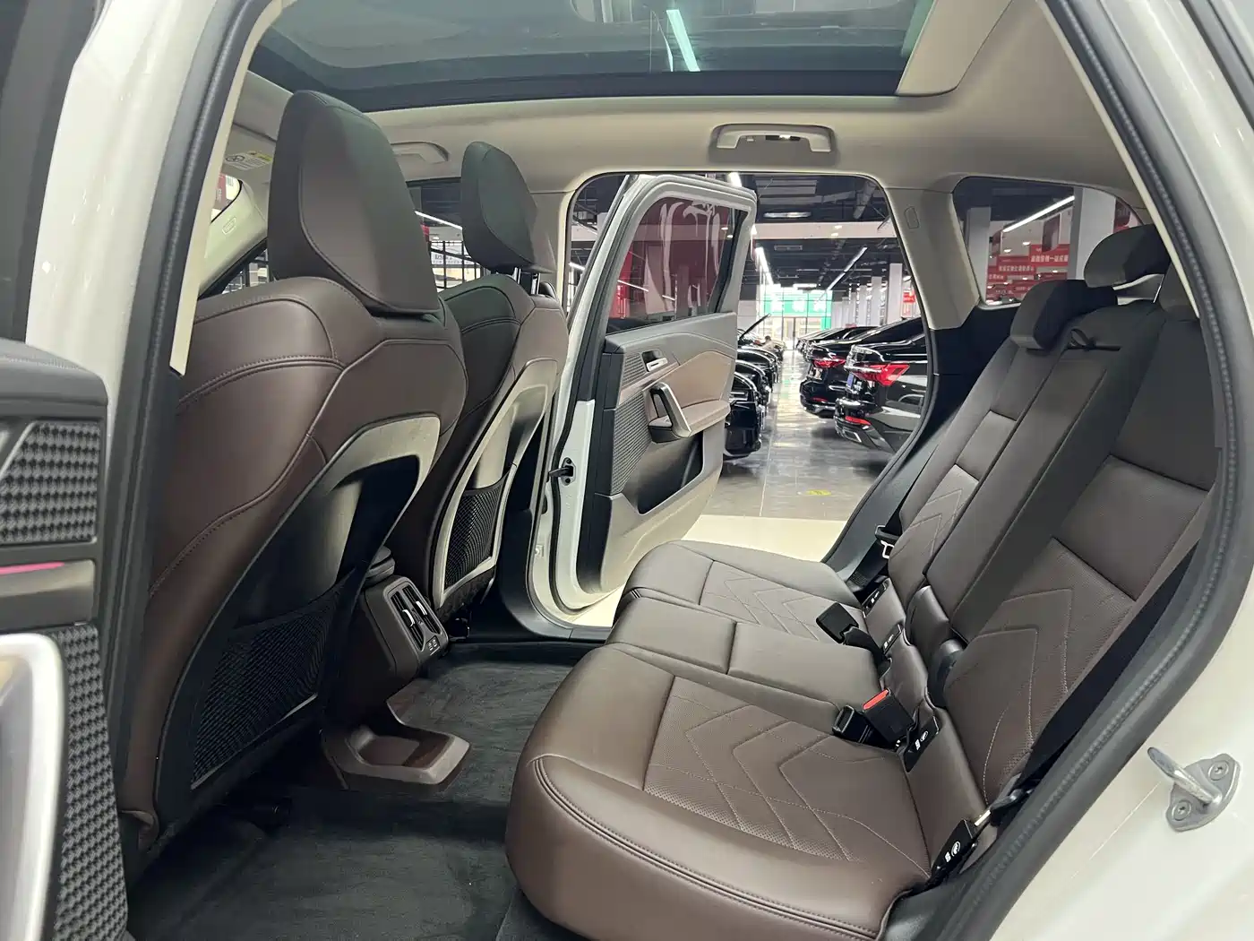BMW iX1 2023 eDrive25L M Sport Package фото 9
