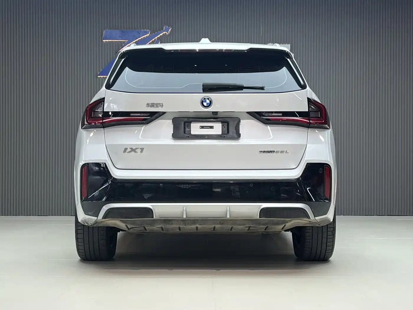 BMW iX1 2023 eDrive25L M Sport Package фото 3