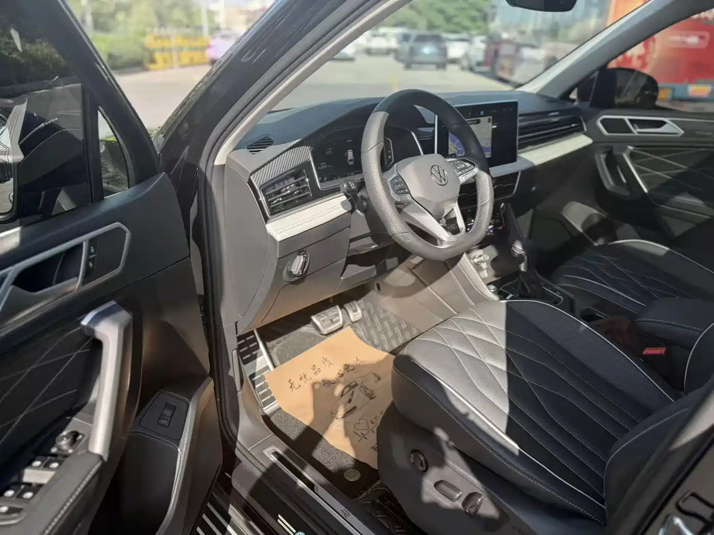 Volkswagen Tiguan L 2023 330TSI Auto 2WD R-Line Premium Edition фото 5