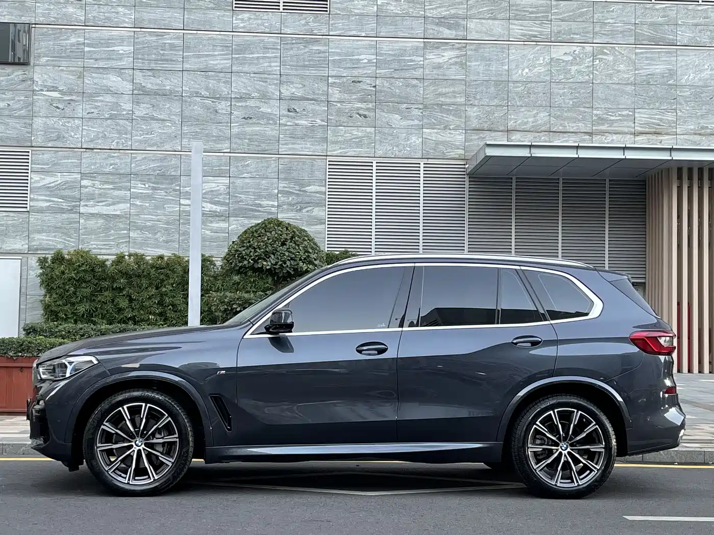BMW X5 (Import) 2020 xDrive40i M Sport Package фото 3