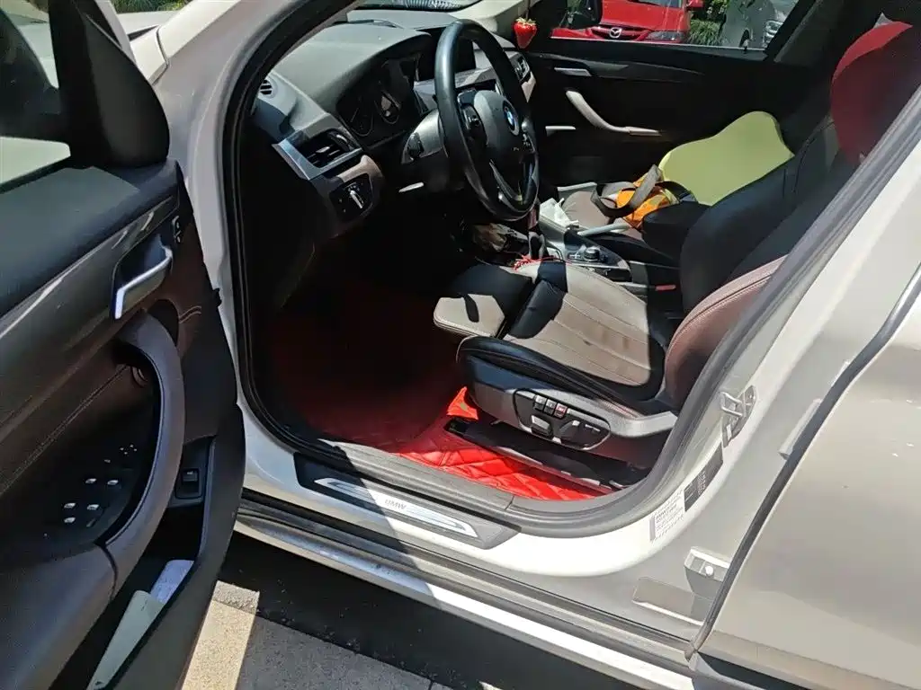 BMW X1 2018 sDrive18Li Premium Model фото 14