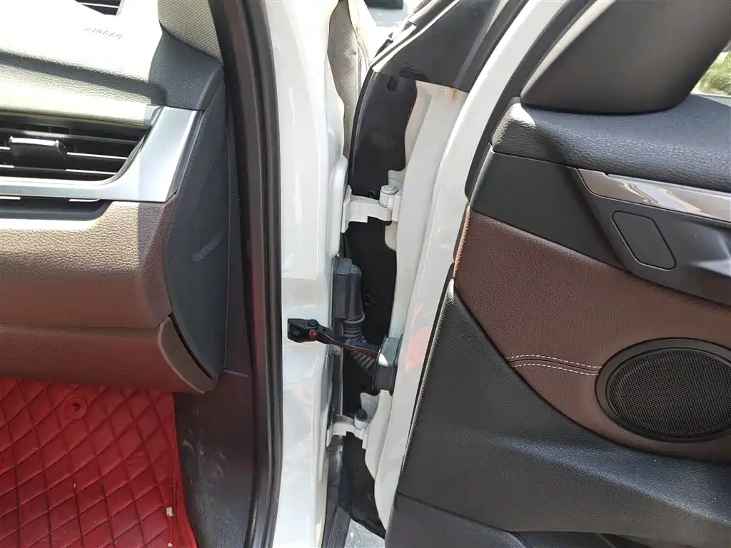 BMW X1 2018 sDrive18Li Premium Model фото 20