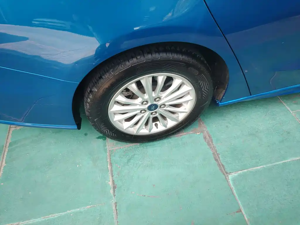 Фото 24 - Ford Focus