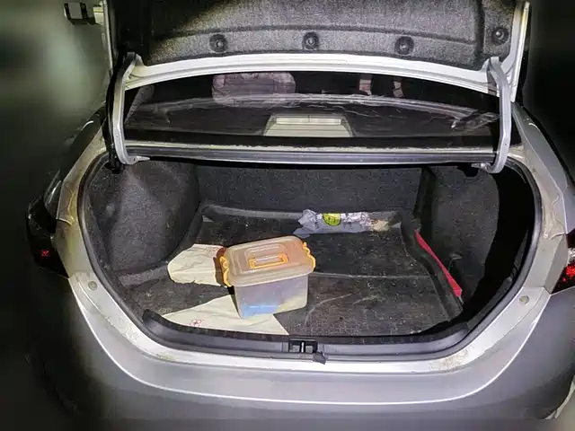 Toyota Corolla 2014 1.6L CVT GL — фото 5