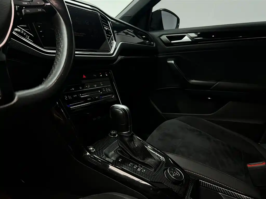 Фото 13 - Volkswagen T-ROC