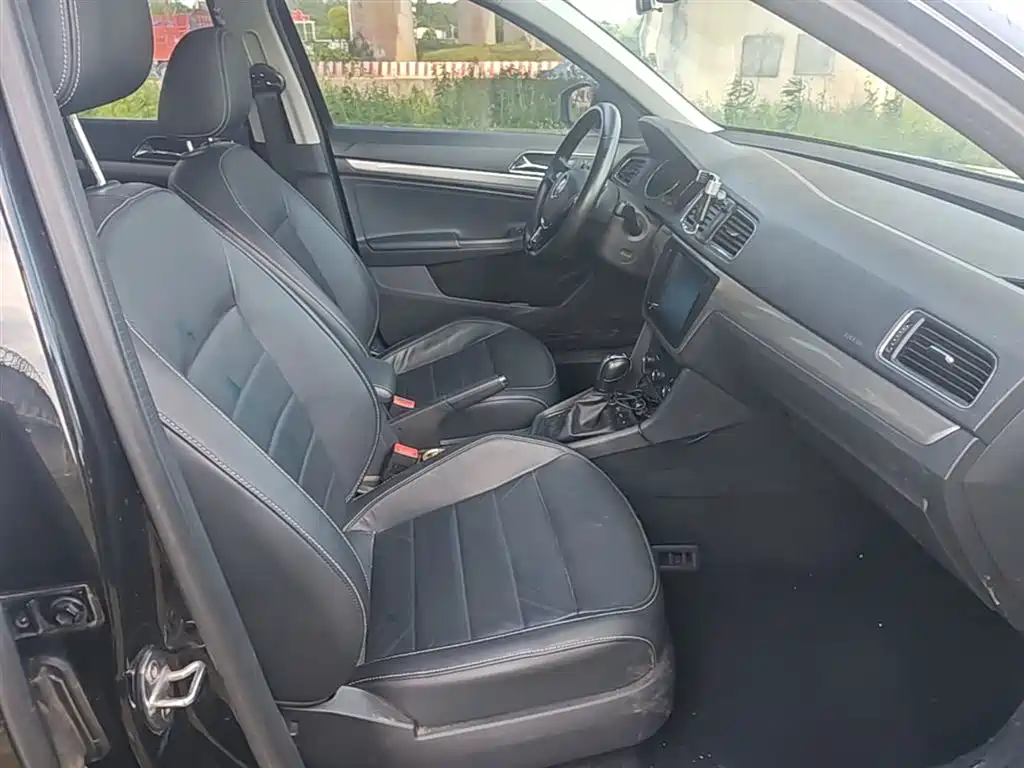 Volkswagen Lavida 2017 230TSI DSG Comfort Edition фото 25