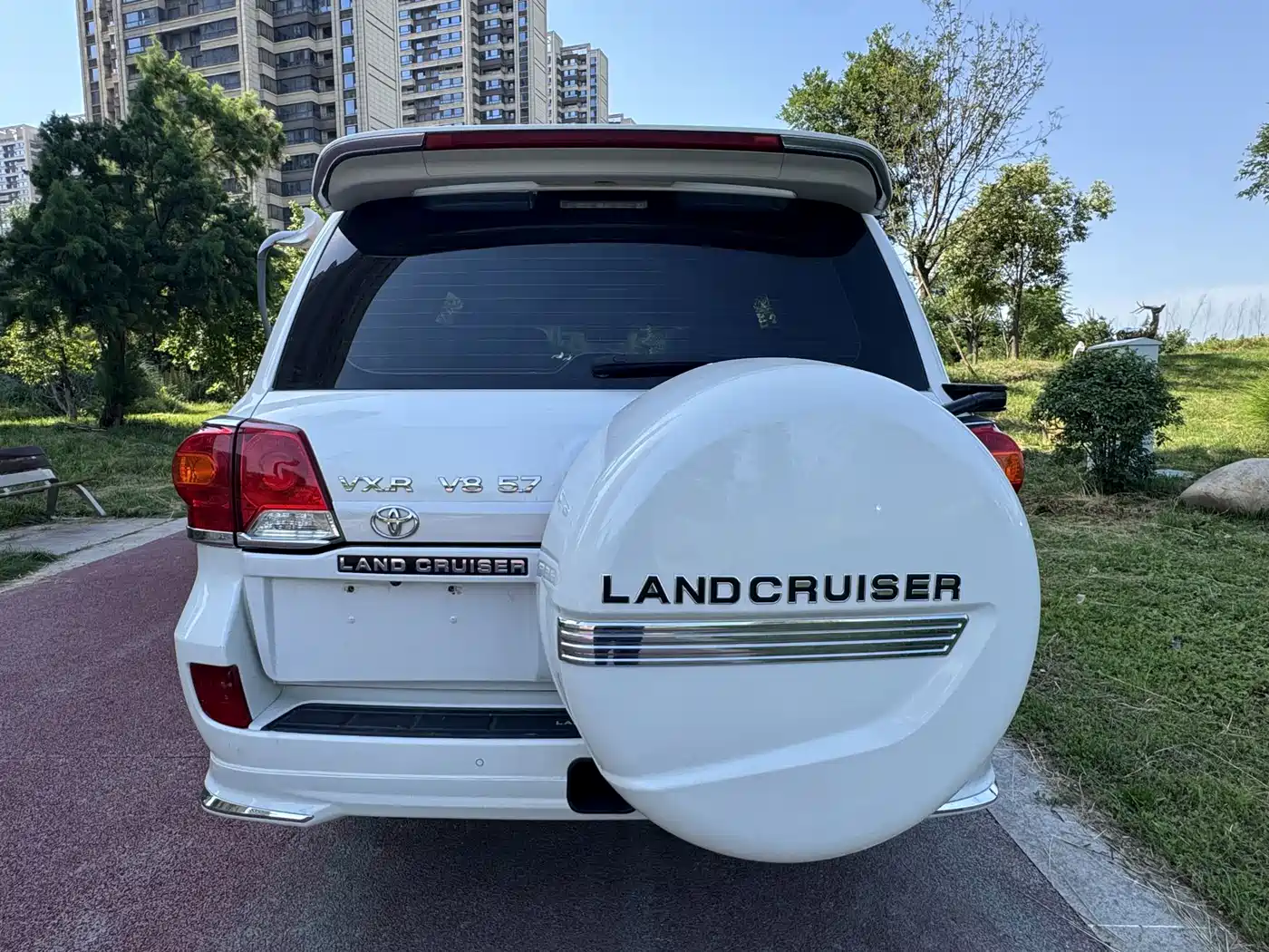 Toyota Land Cruiser (Import) 2015